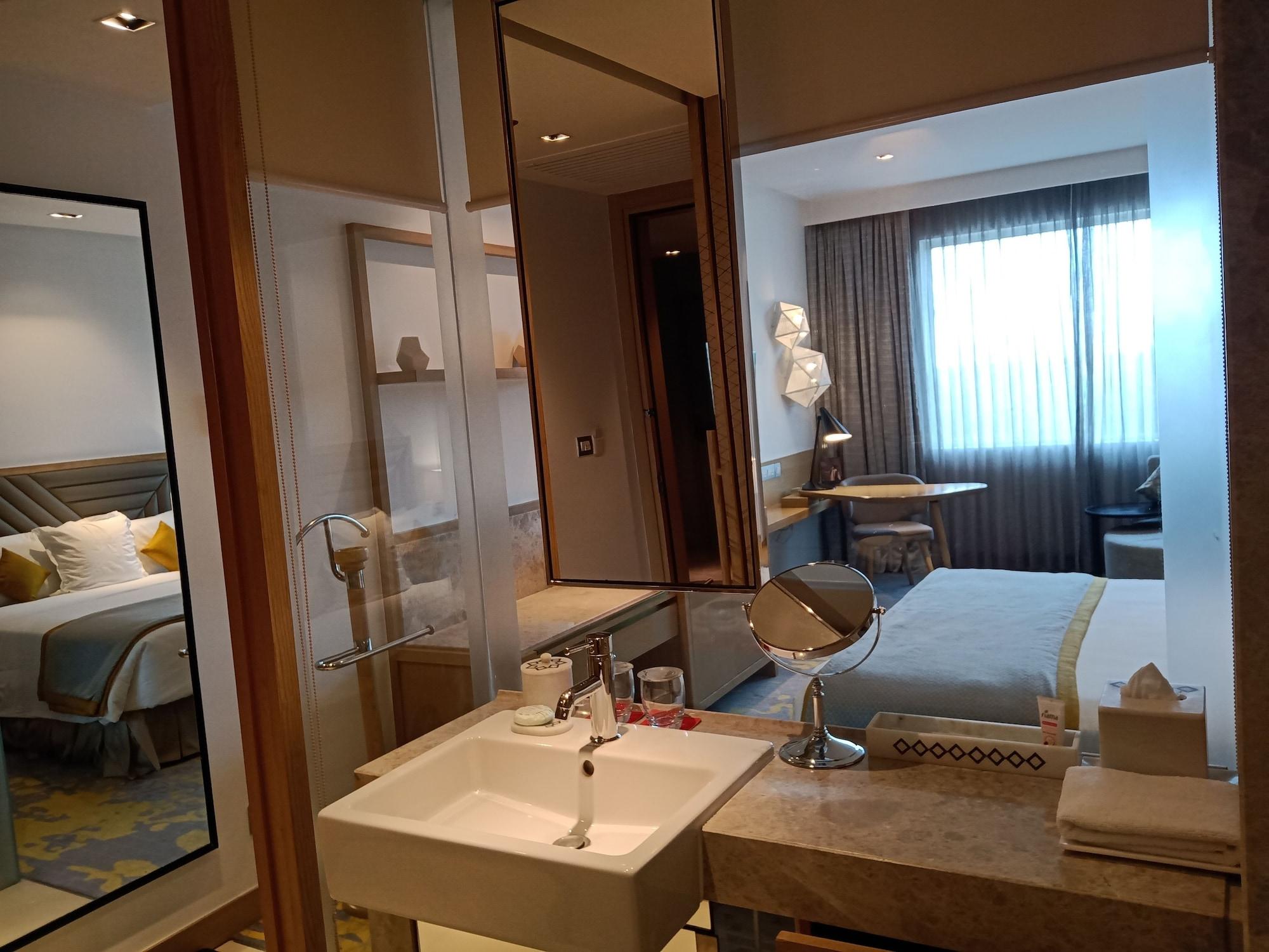 Welcomhotel By Itc Hotels, Racecourse, Coimbatore Exteriör bild A bathroom at the hotel